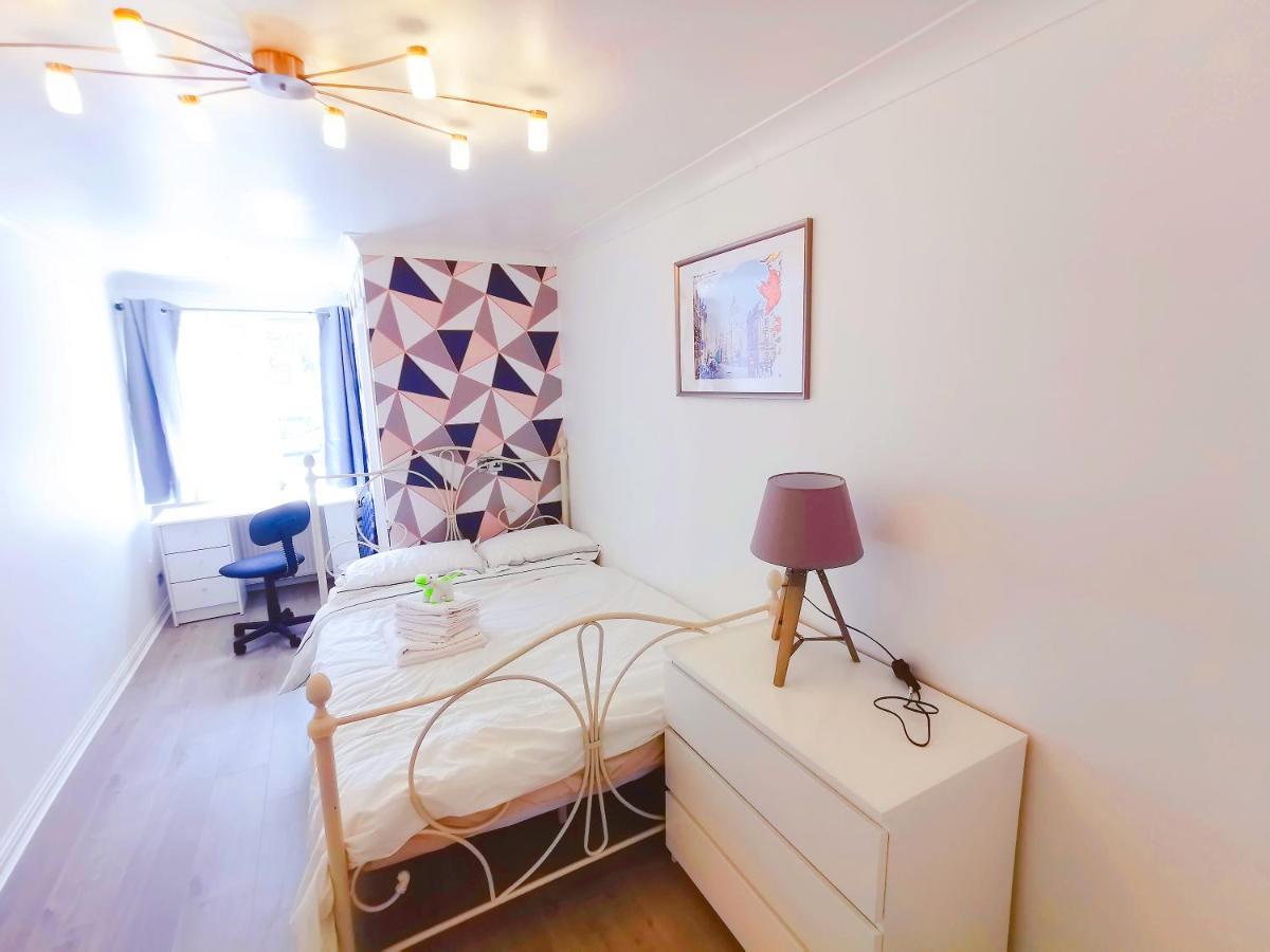 Modern And Spacious Double&King Bedrooms Both With Private Bathrooms Edinburgh Eksteriør billede