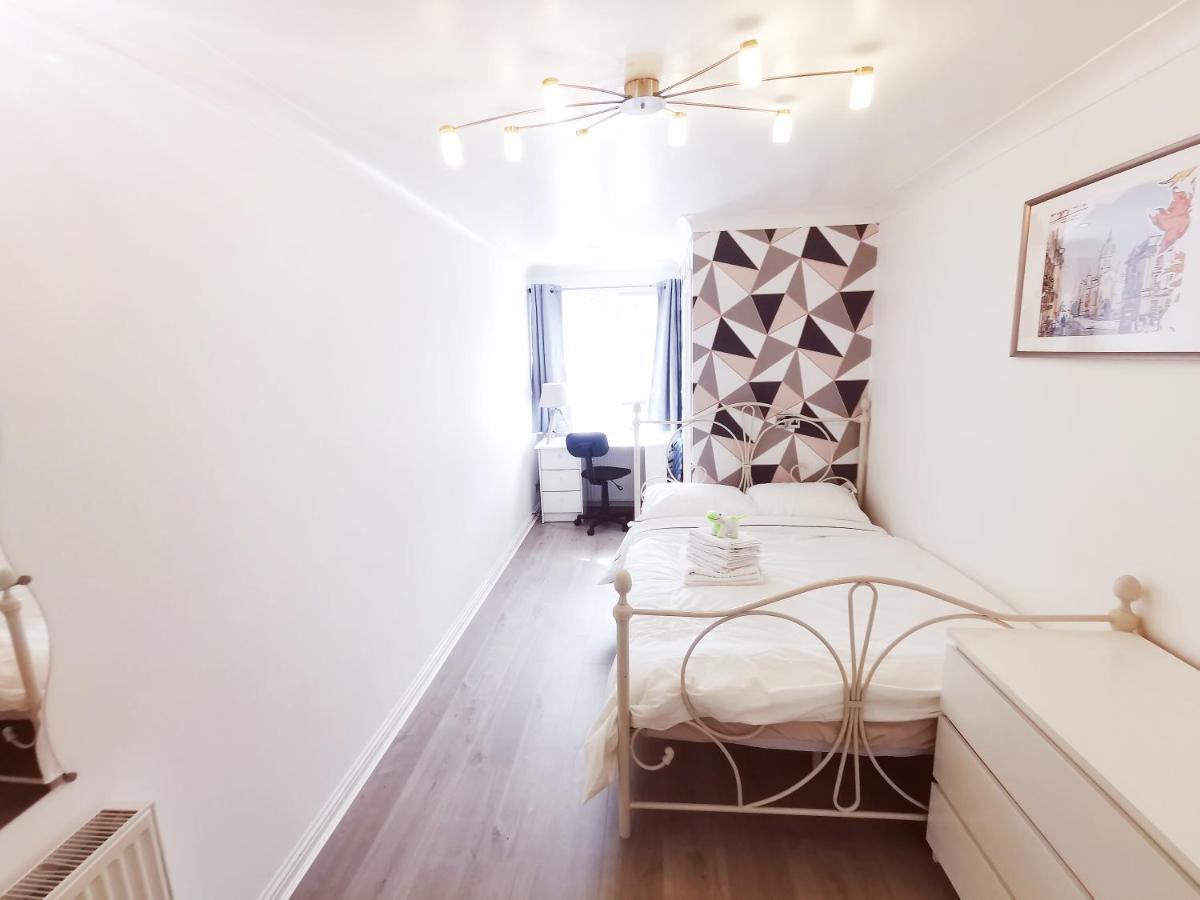 Modern And Spacious Double&King Bedrooms Both With Private Bathrooms Edinburgh Eksteriør billede