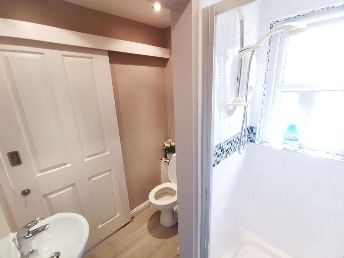 Modern And Spacious Double&King Bedrooms Both With Private Bathrooms Edinburgh Eksteriør billede