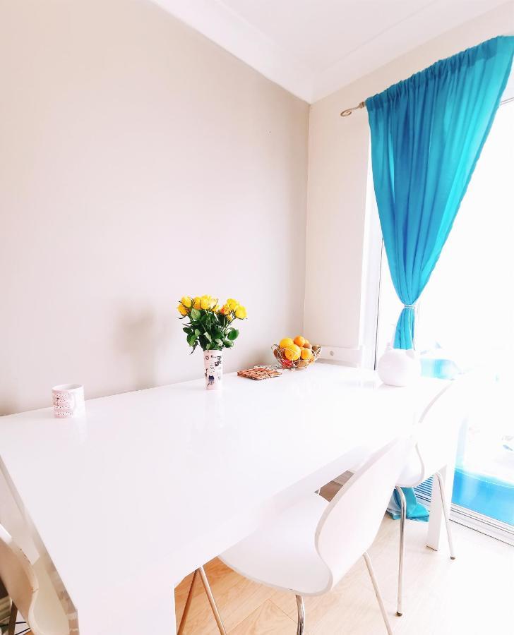 Modern And Spacious Double&King Bedrooms Both With Private Bathrooms Edinburgh Eksteriør billede
